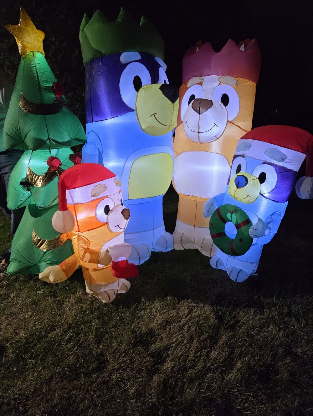 Bluey Heeler Family Holiday Inflatable Christmas Yard Decor 8'- Christmas Party